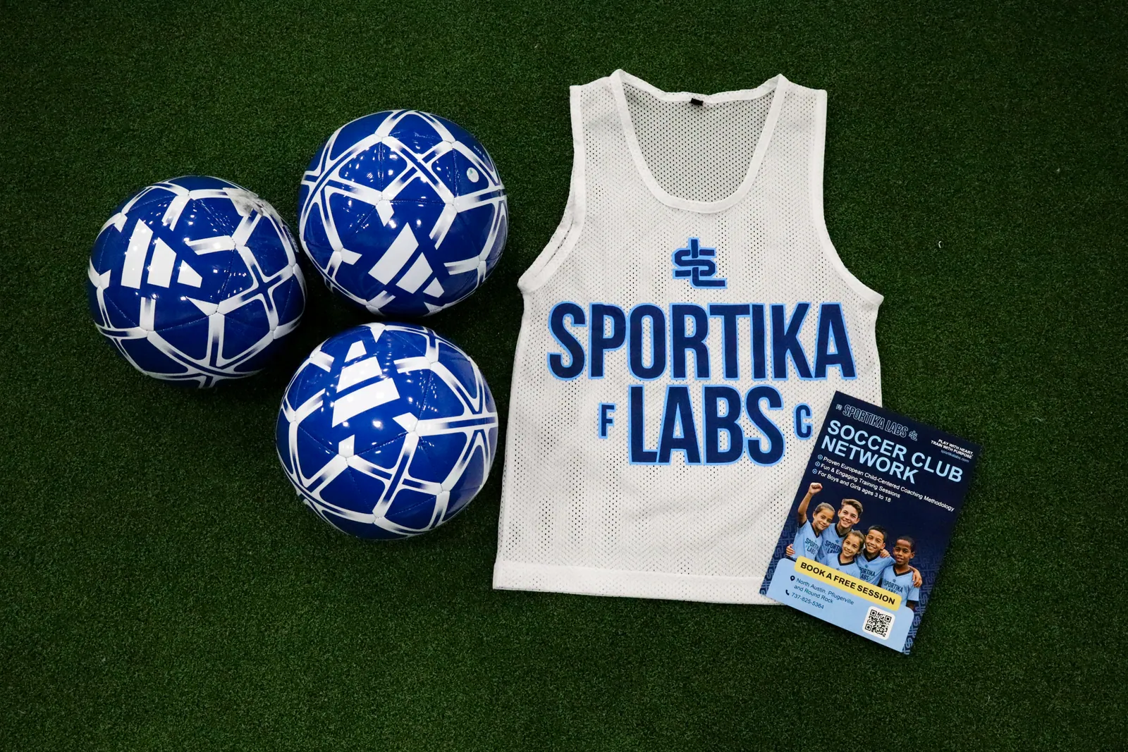 Welcome pack contents: small-sized bibs, balls, flyer, medals